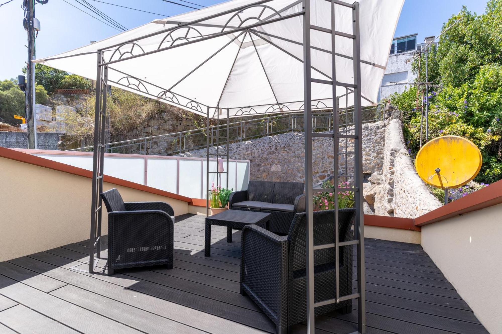Cozy Nest Hostel Порто Екстериор снимка