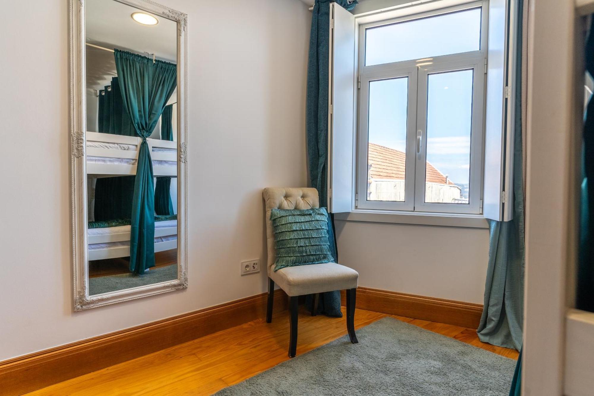Cozy Nest Hostel Порто Екстериор снимка