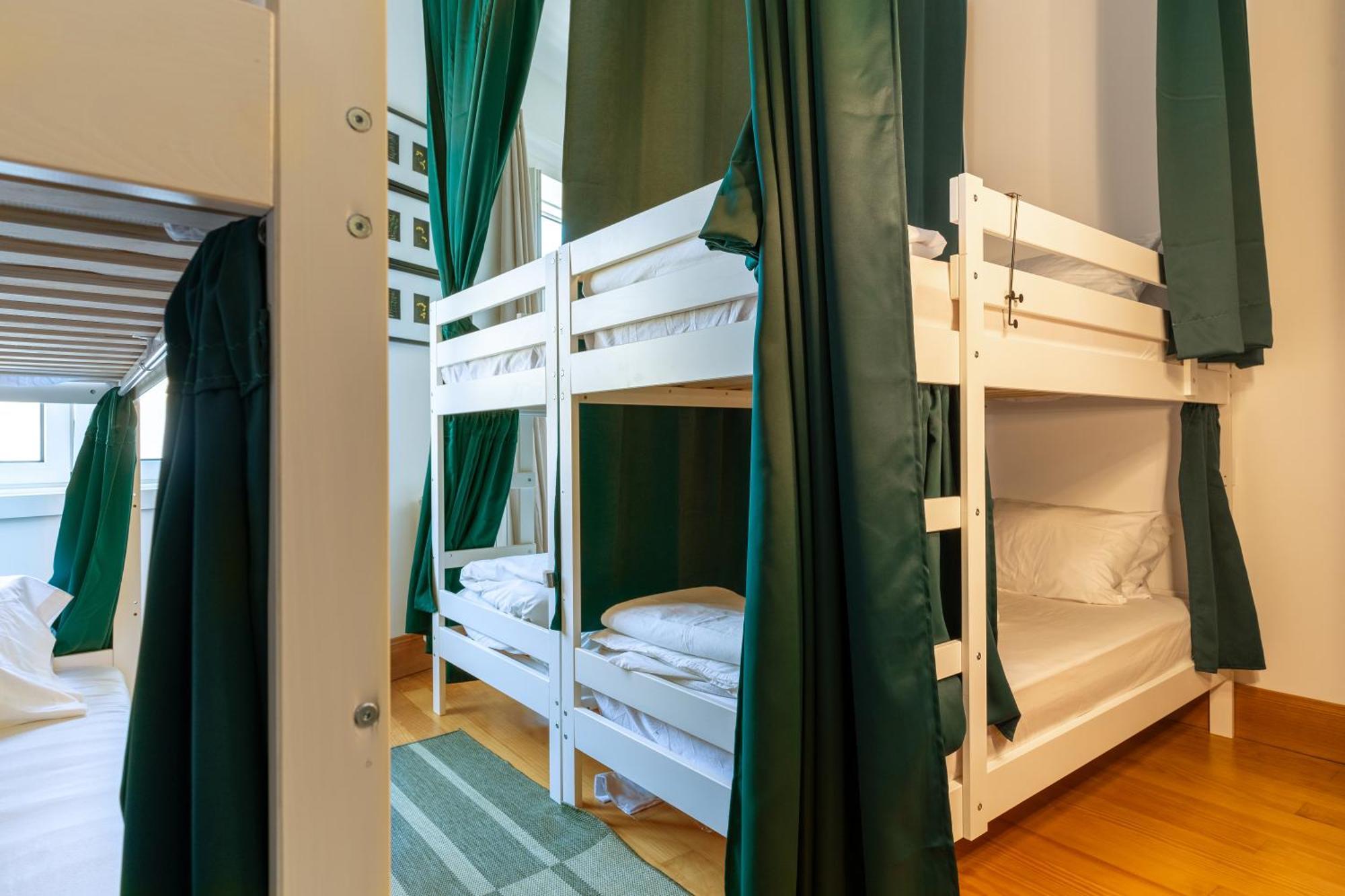 Cozy Nest Hostel Порто Екстериор снимка