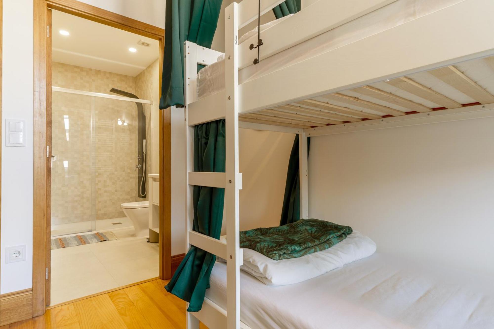 Cozy Nest Hostel Порто Екстериор снимка