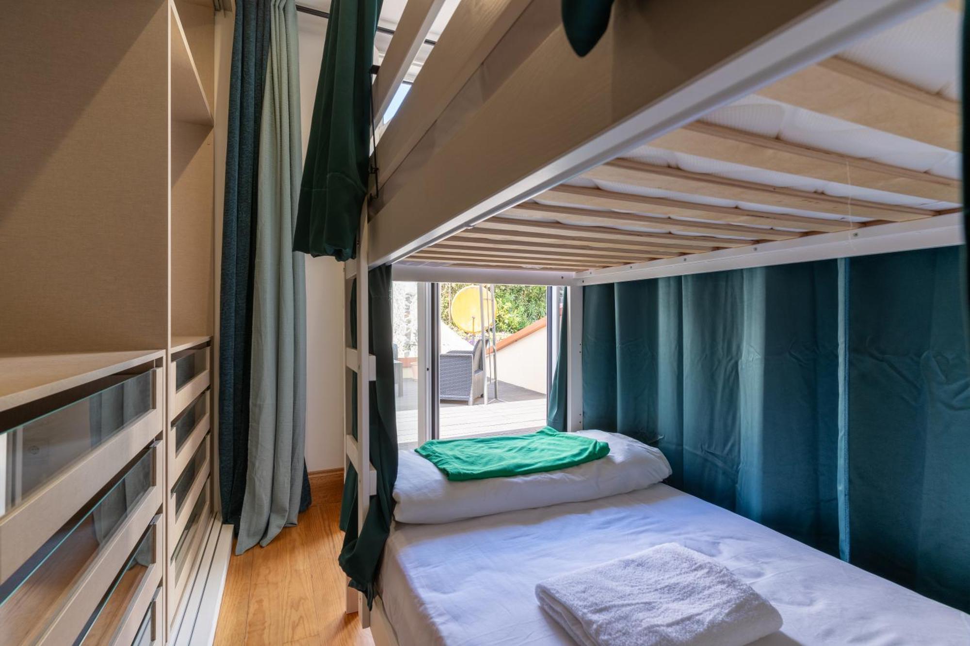 Cozy Nest Hostel Порто Екстериор снимка