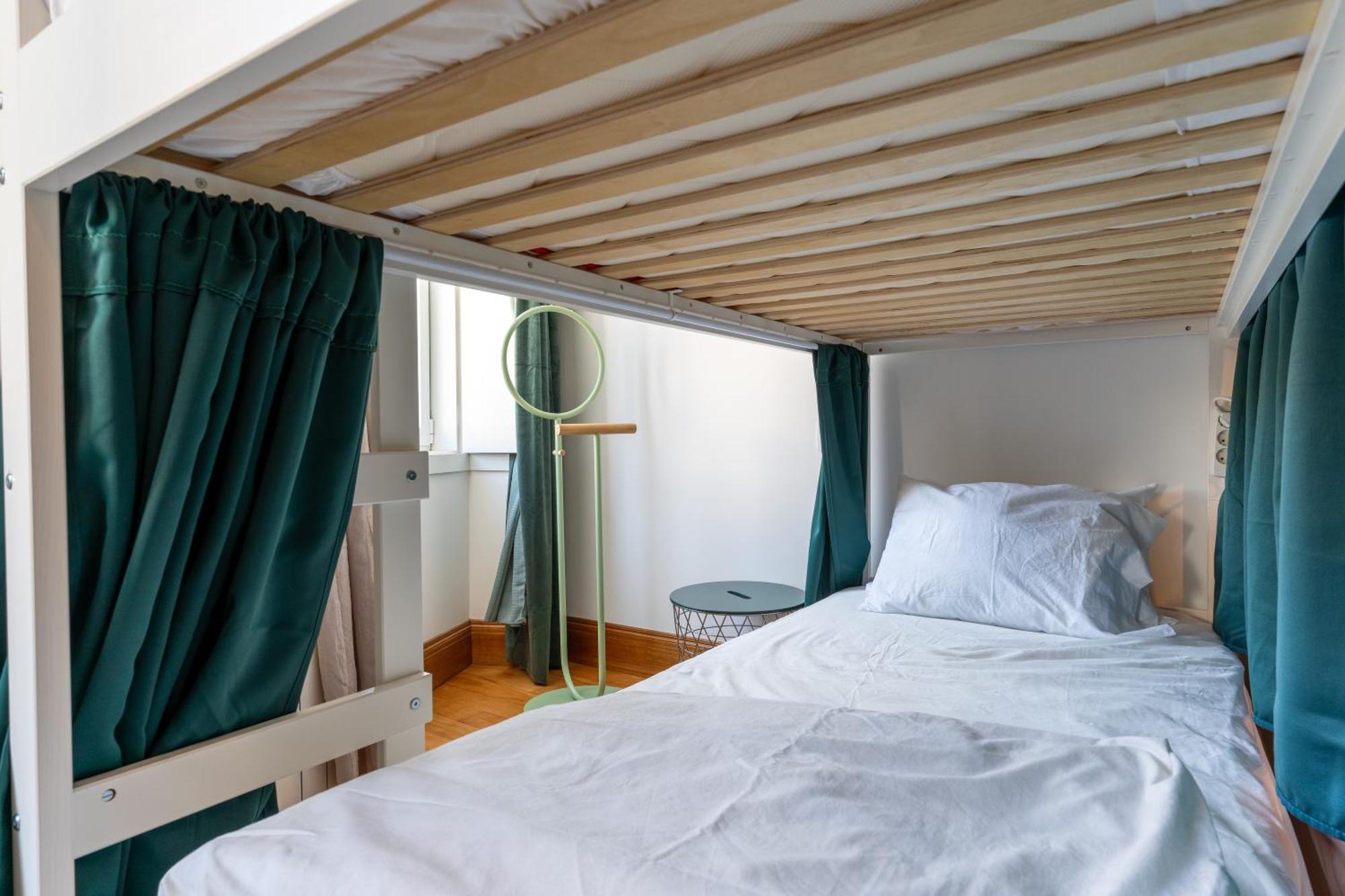 Cozy Nest Hostel Порто Екстериор снимка