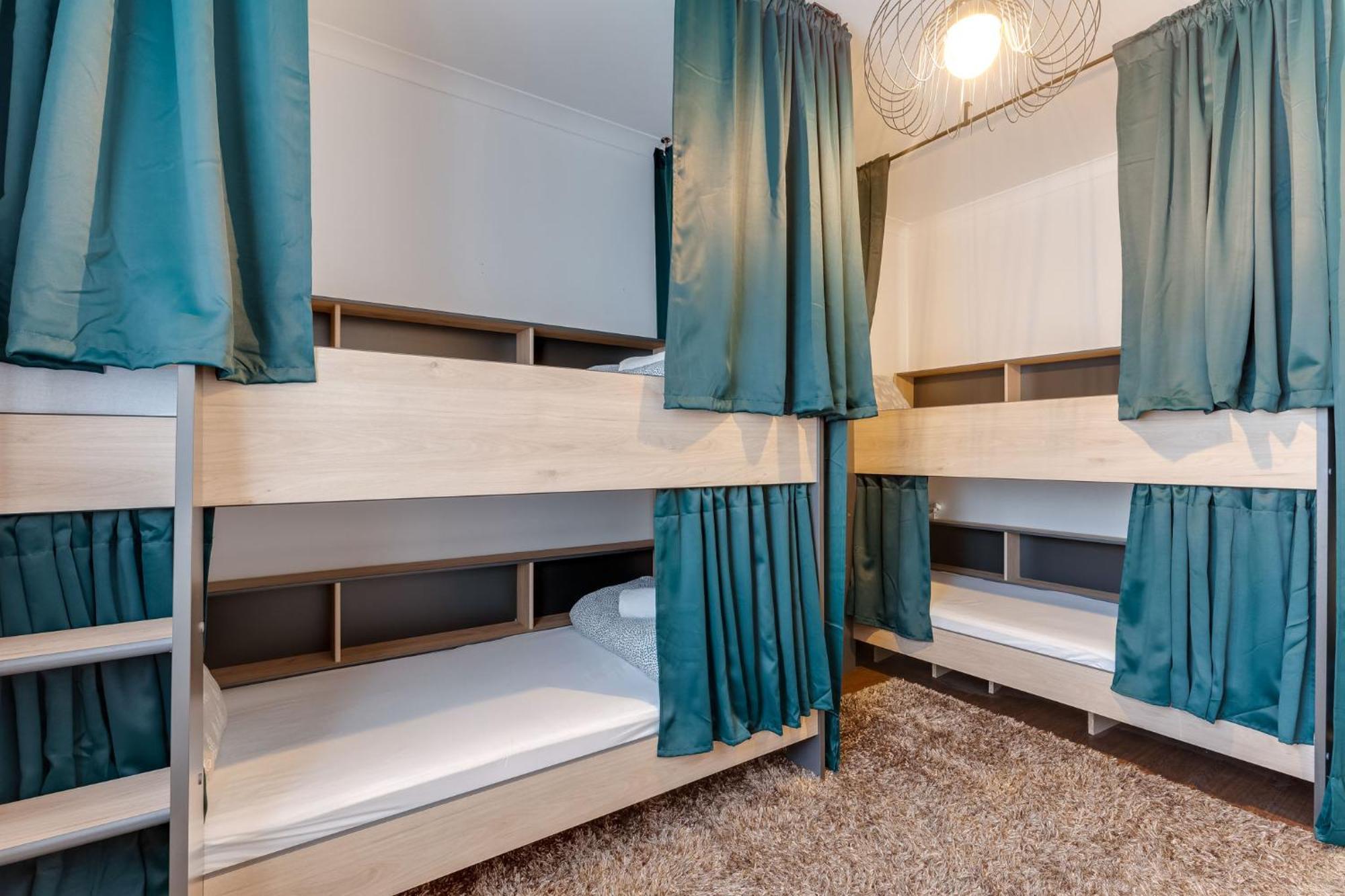 Cozy Nest Hostel Порто Екстериор снимка