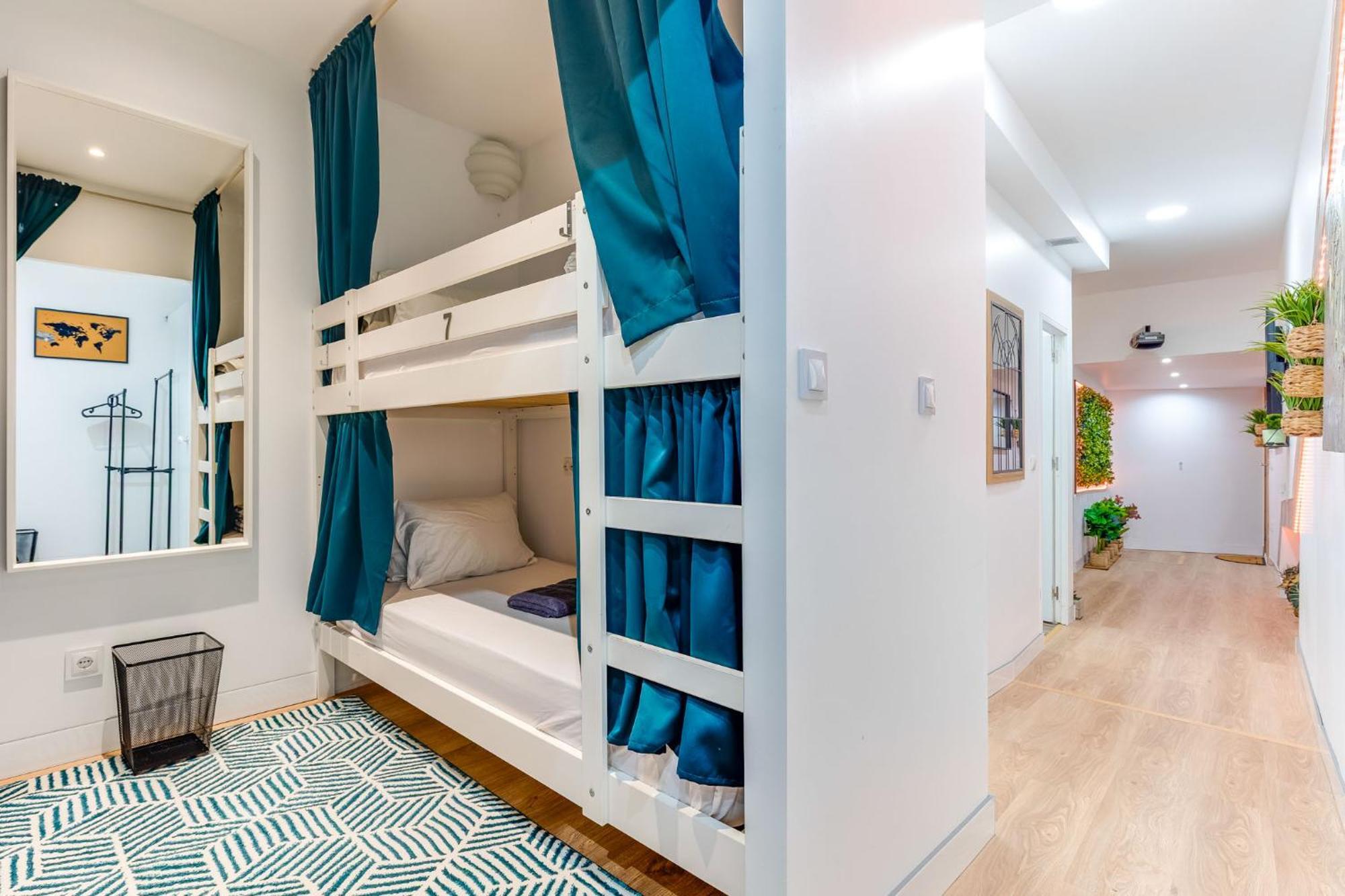 Cozy Nest Hostel Порто Екстериор снимка