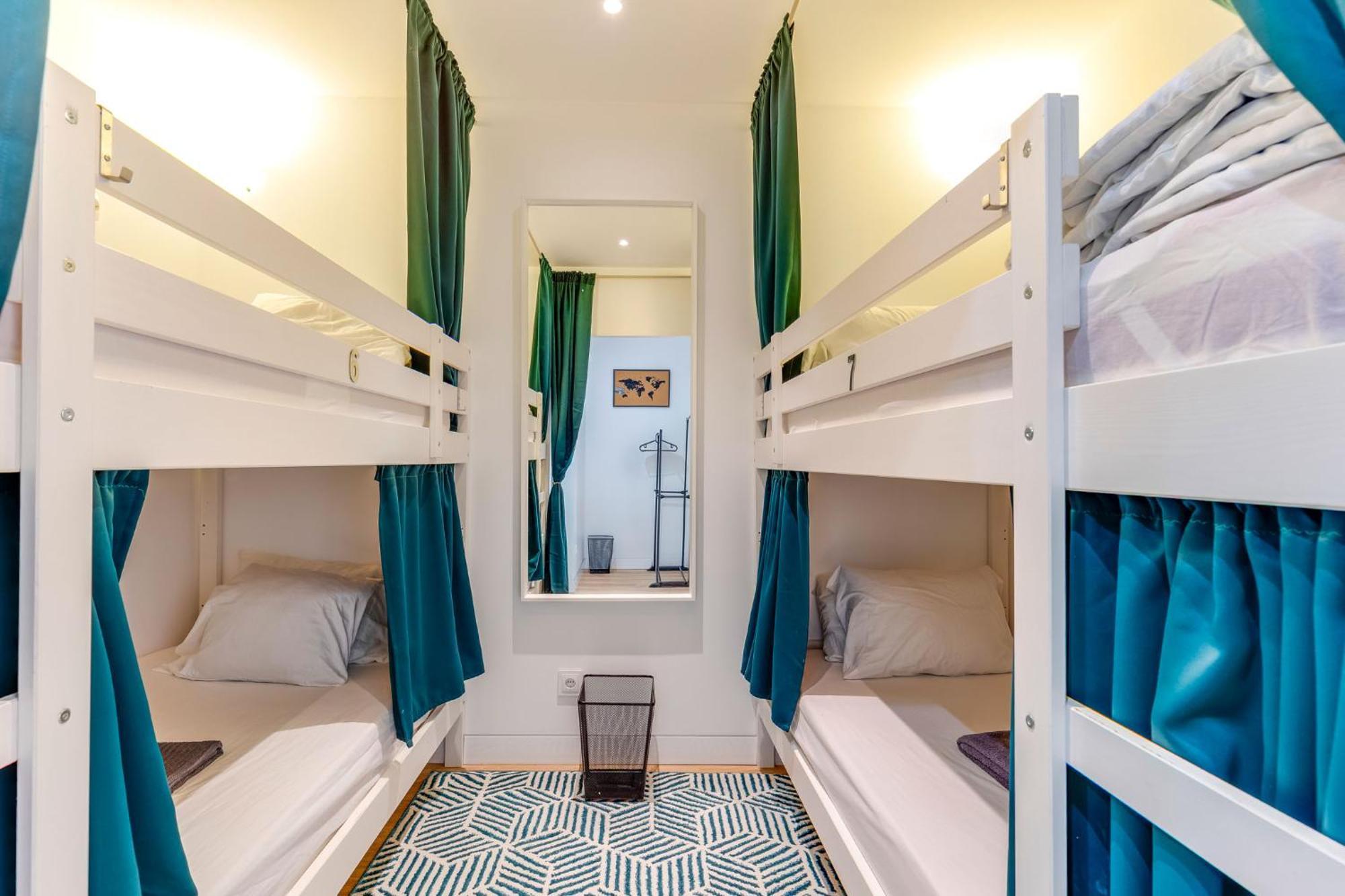 Cozy Nest Hostel Порто Екстериор снимка